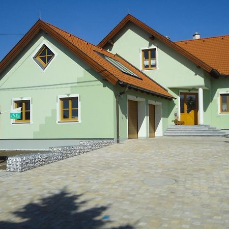 Gaestezimmer Rieder Staatz Exteriér fotografie