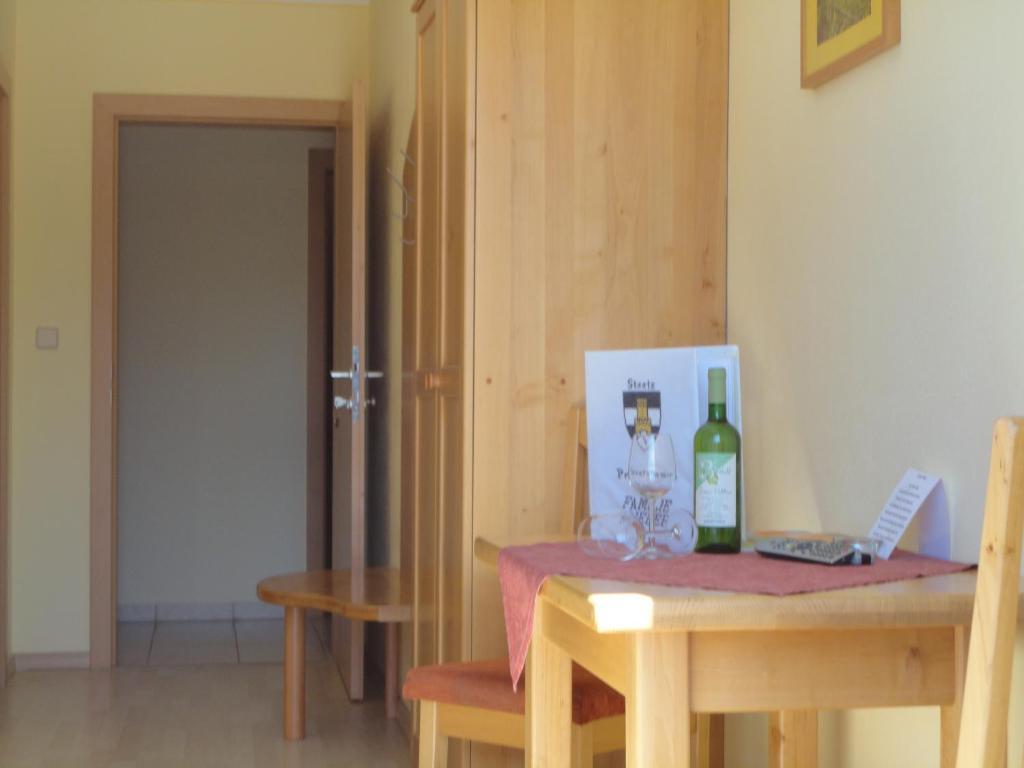 Gaestezimmer Rieder Staatz Pokoj fotografie